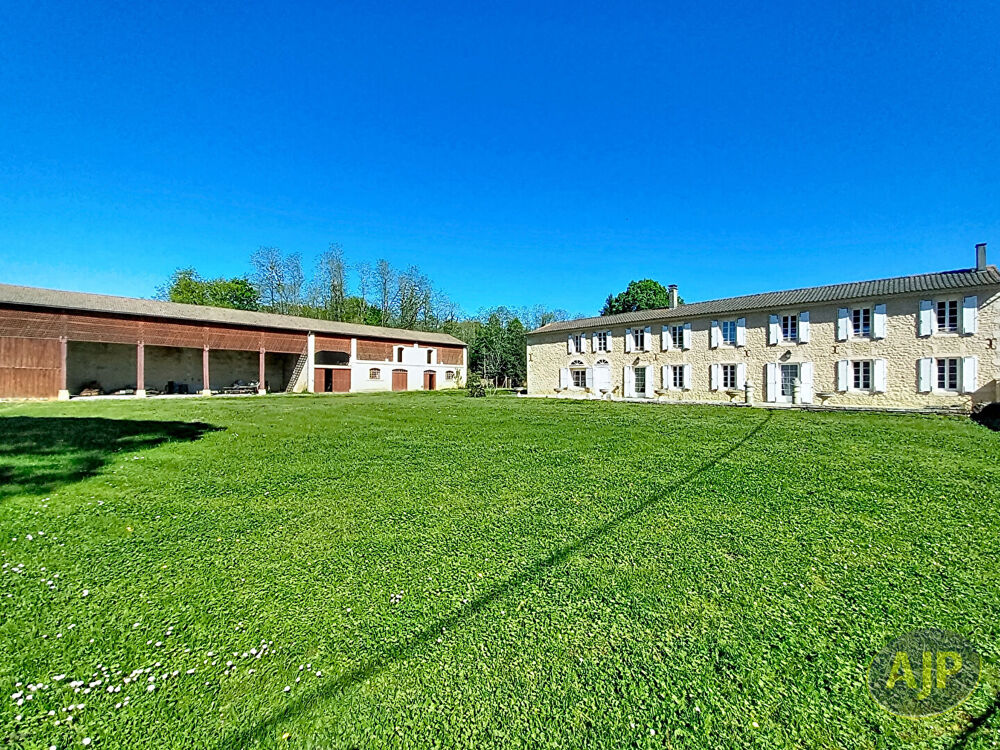 Magnifique propriété en pierre avec parc arboré sur 9000 m² !