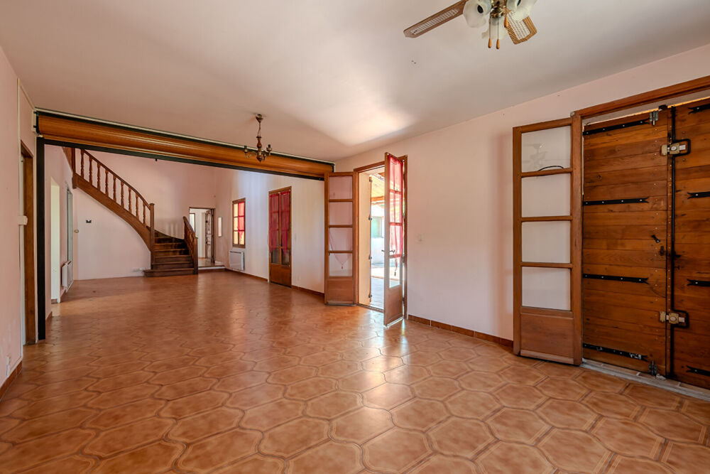 Vente Maison Propriété de 523 m² à rénover, terrain plat  5900m² à 15min d'Aix en Provence Meyrargues