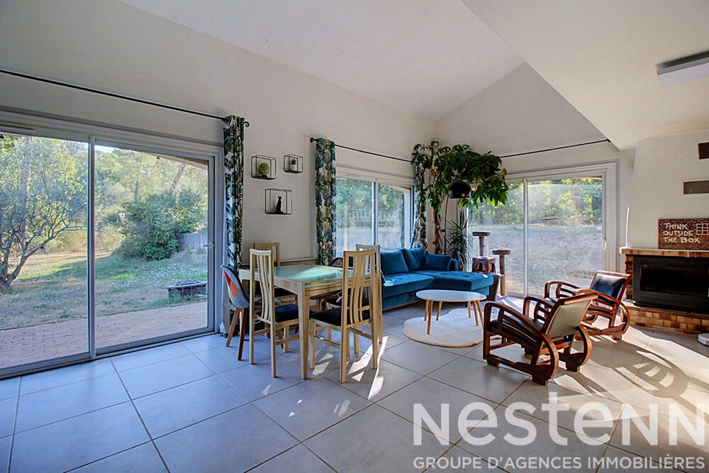 A VENDRE DRAGUIGNAN - Propriété d'environ 240 m² avec deux maisons, studio indépendant, piscine et dépendances sur 3 000 m² de t