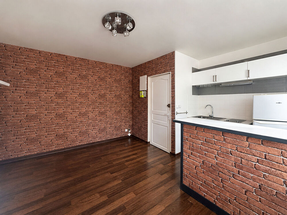 T2 DE 31.42 m2 RUE DE SERRIGNY