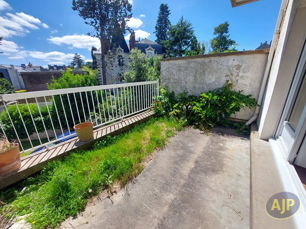 Grand T1 Bis avec Terrasse, Stationnement et Cave