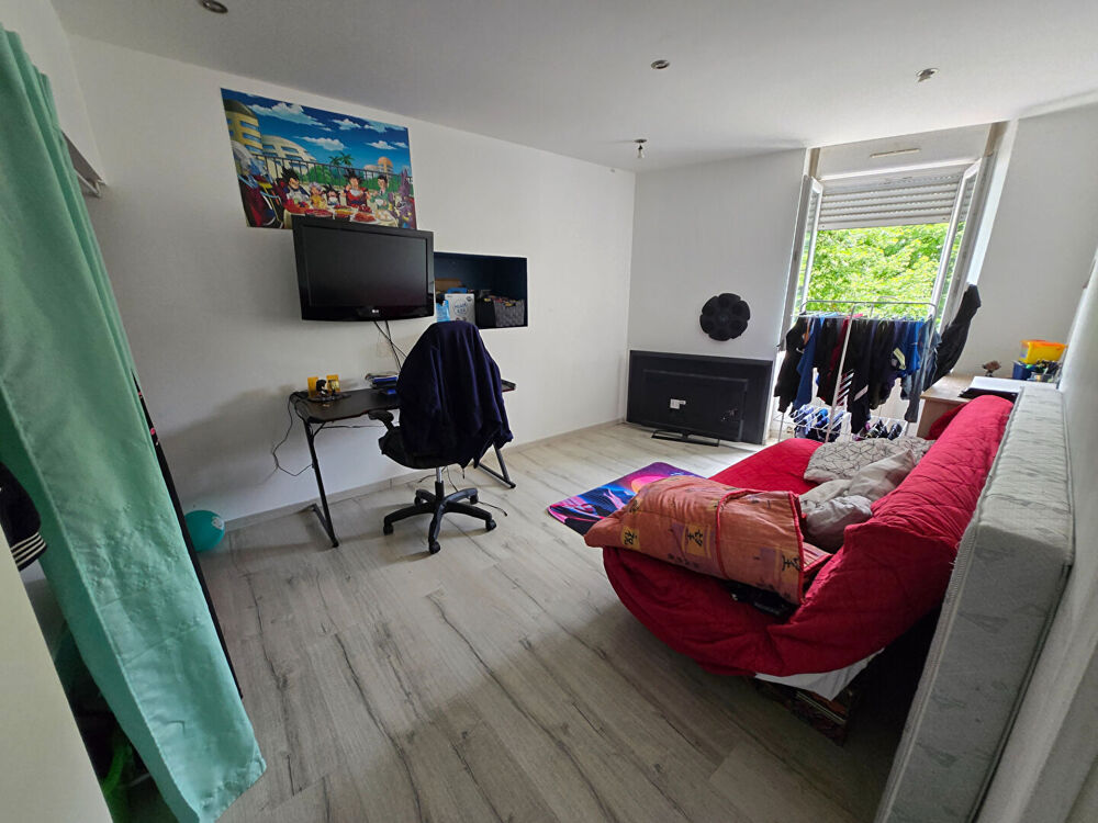 Rive-de-Gier (42800) ? Appartement T3 rénové ? 1er étage ? Petite copropriété Un T3 , au coeur de la ville