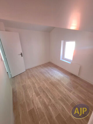  Appartement à louer 3 pièces 55 m²