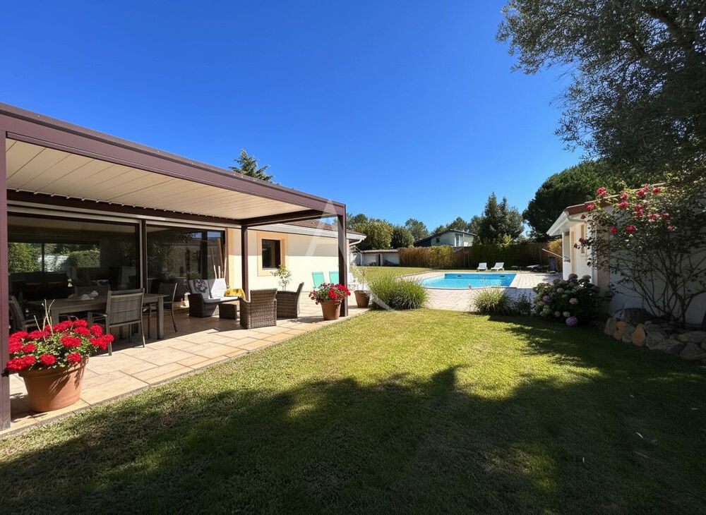 Vente Maison Maison Saint Medard En Jalles 6 pièce(s) 205.30 m2 Saint medard en jalles