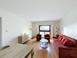  Appartement à louer 3 pièces 74 m²