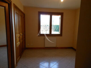  Maison à louer 5 pièces 175 m²