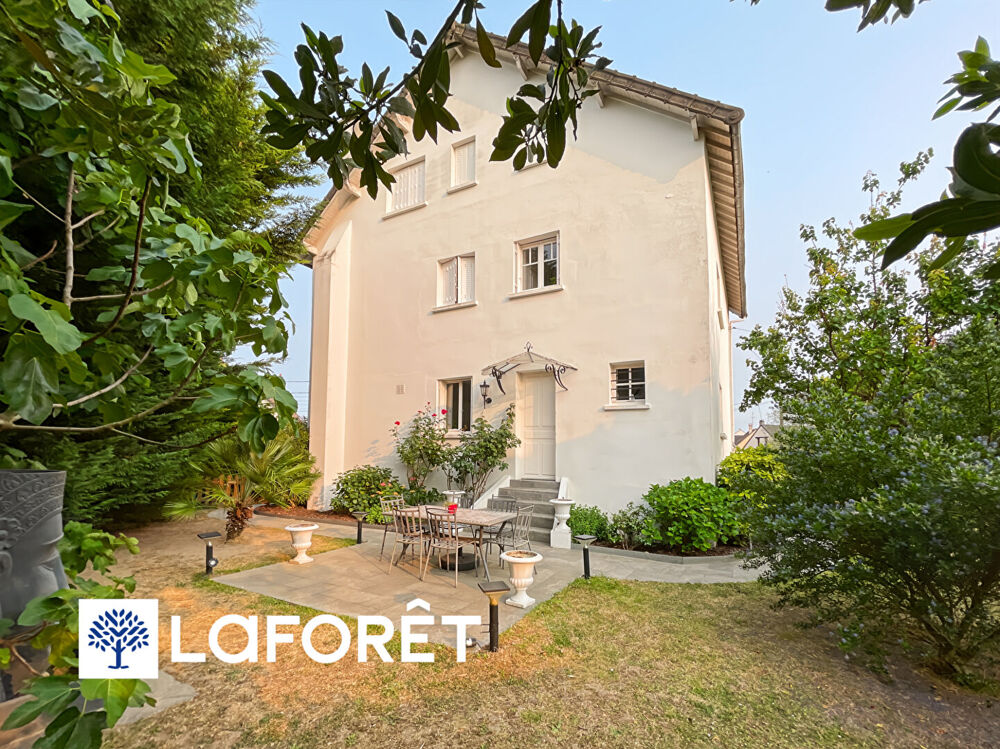 Vente Maison Maison sur sous-sol total de 8 pièces (206 m²) en vente à SAINTE GENEVIEVE DES BOIS Sainte genevieve des bois