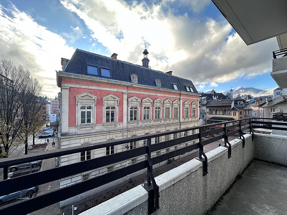 Vente Appartement Appartement 5 pièces à vendre en hyper centre-ville de Chambéry Chambery
