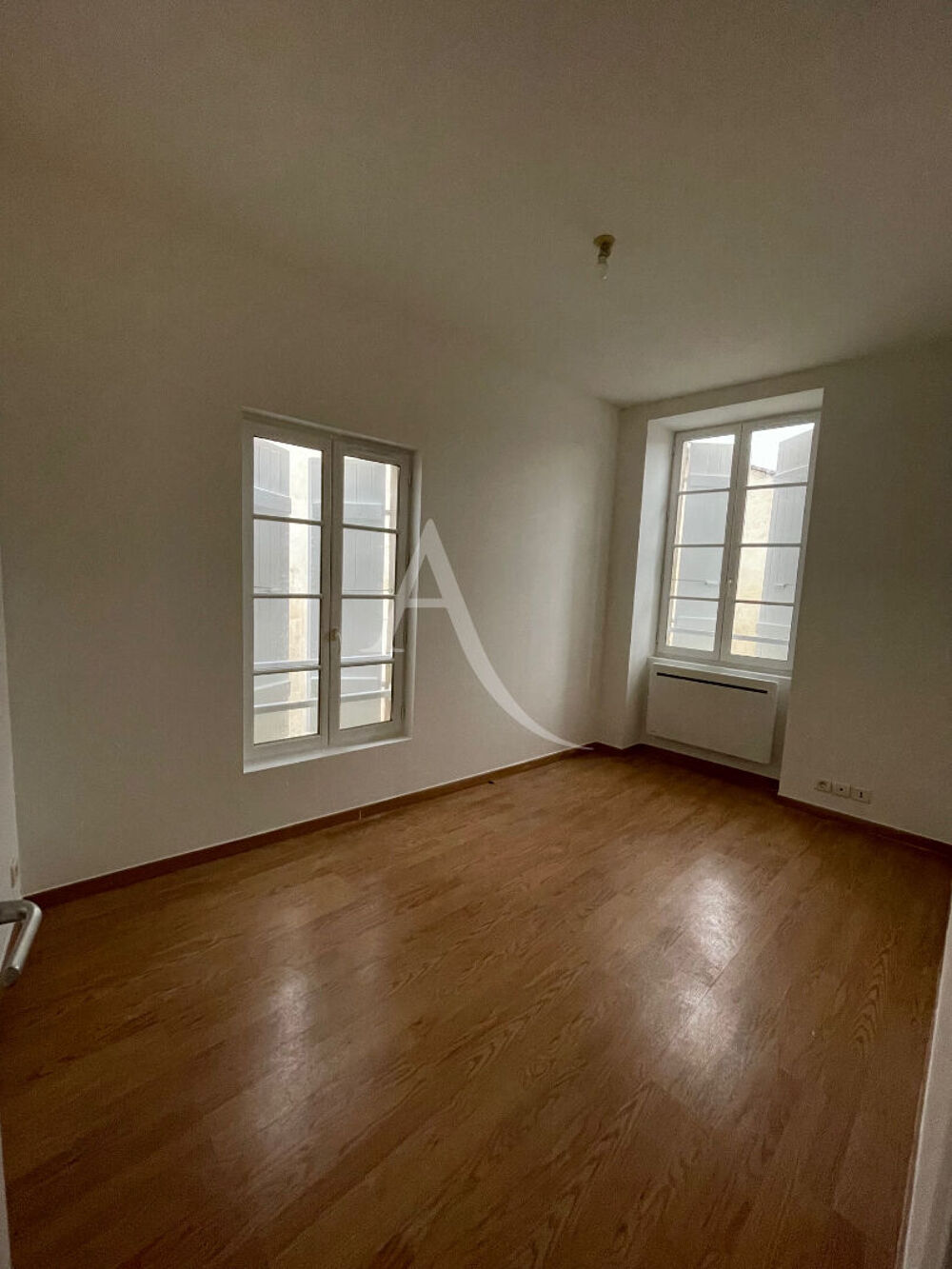 Location Appartement Appartement FONTENAY LE COMTE - 2 pièce(s) - 45 m2 Fontenay le comte