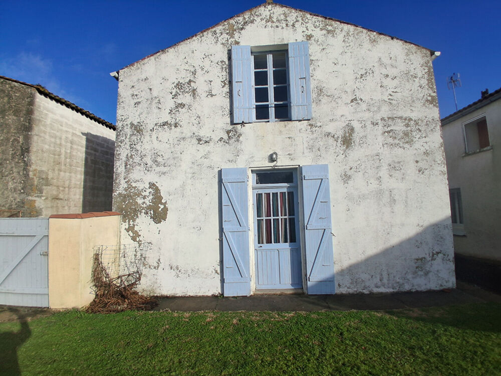 Maison et dépendance centre bourg de st jean d'angle