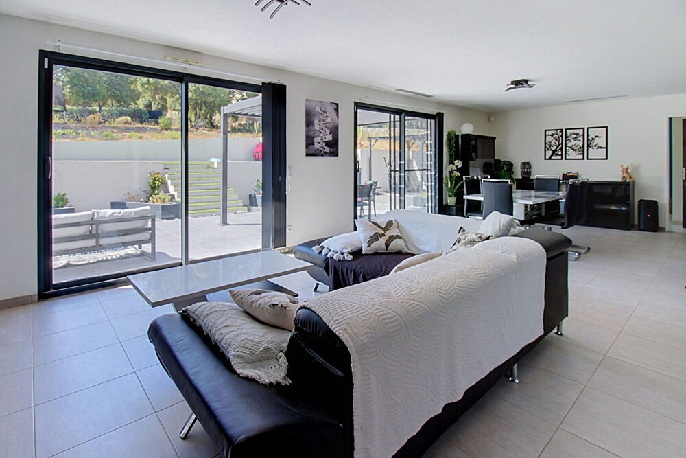Vente Maison A VENDRE en EXCLUSIVITÉ à VIDAUBAN Maison contemporaine de 138m²  5 chambres  GARAGE  sur 1400m2 de terrain Vidauban