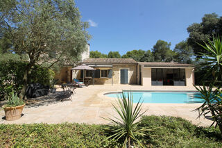 Maison 4 pièces 212 m² · à Nîmes · 212 m² · 529 000 €