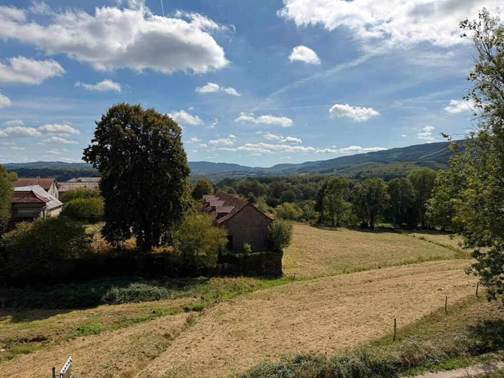 HAUTE VIENNE - Belle maison familiale avec chambres d'hôtes établies et vues spectaculaires