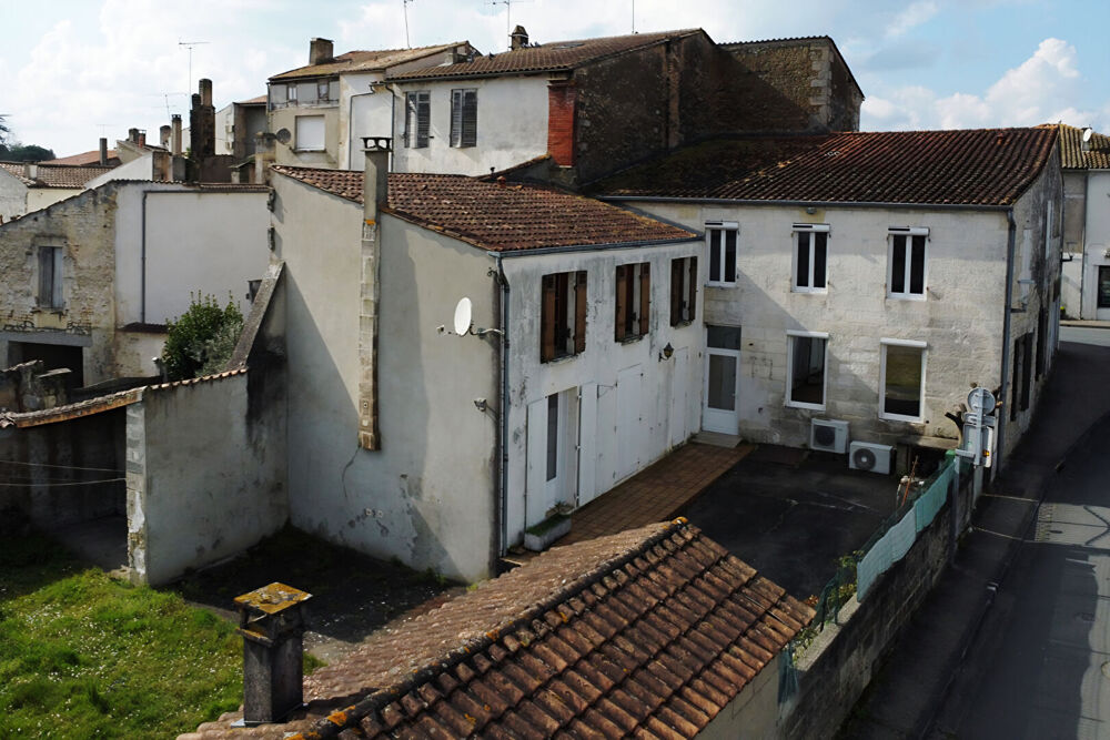Vente Immeuble Grand Immeuble avec nombreuses possibilit�s Saint genis de saintonge