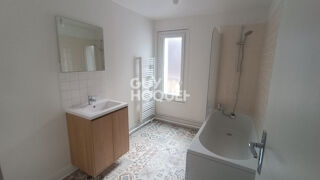  Appartement à louer 5 pièces 112 m²