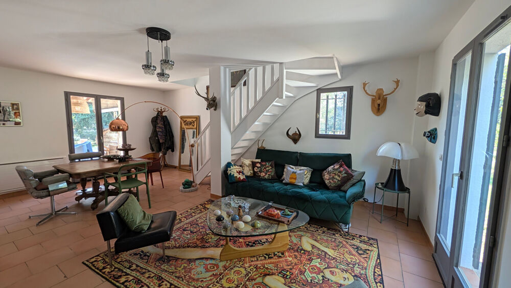 Vente Maison PEYROLLES EN PCE - Villa T6 de 162 m² sur 9511 m² de terrain Peyrolles en provence