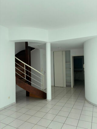  Maison à louer 3 pièces 71 m²