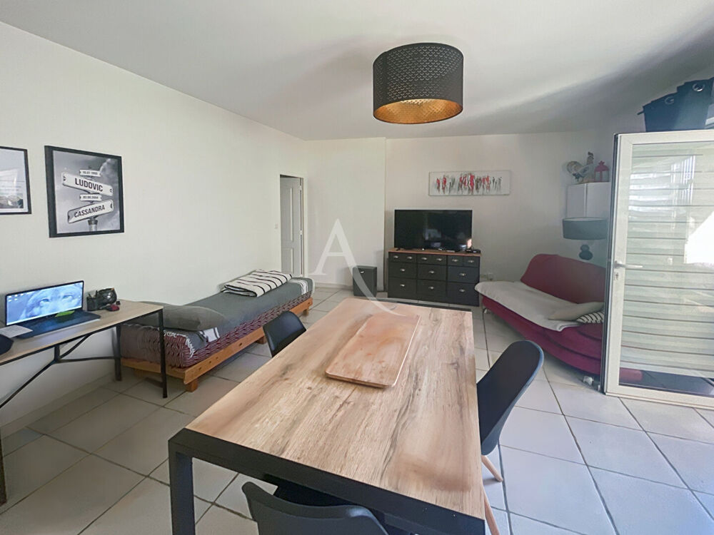 Location Appartement A LOUER VAUVERT T3 AVEC PATIO Vauvert