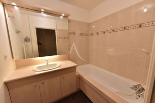  Appartement à louer 4 pièces 84 m² Le plessis robinson