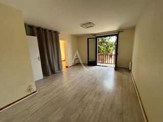  Appartement à louer 2 pièces 45 m²