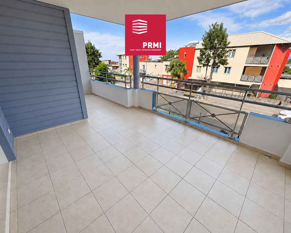 BRAS PANON : T2 avec grande varangue de 21 m² - résidence sécurisée et parking