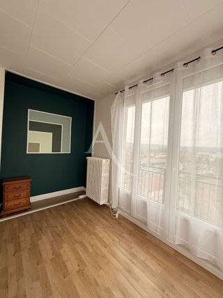  Appartement à louer 3 pièces 92 m²