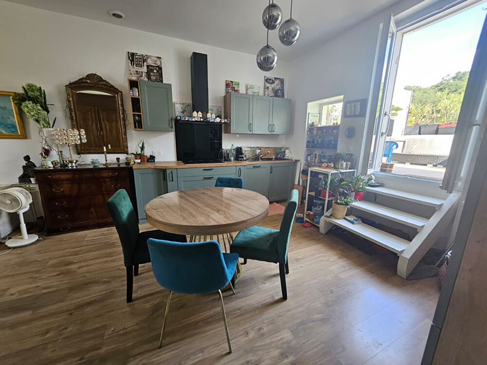 Charmante maison avec jardin et grandes terrasses