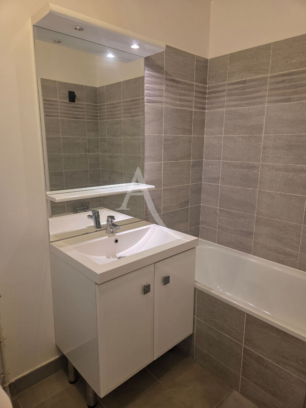 Vente Appartement GRAND STUDIO DE STANDING EN LISIÈRE DU PARC DU CHÂTEAU DE FERRIÈRES ? Ferrieres en brie
