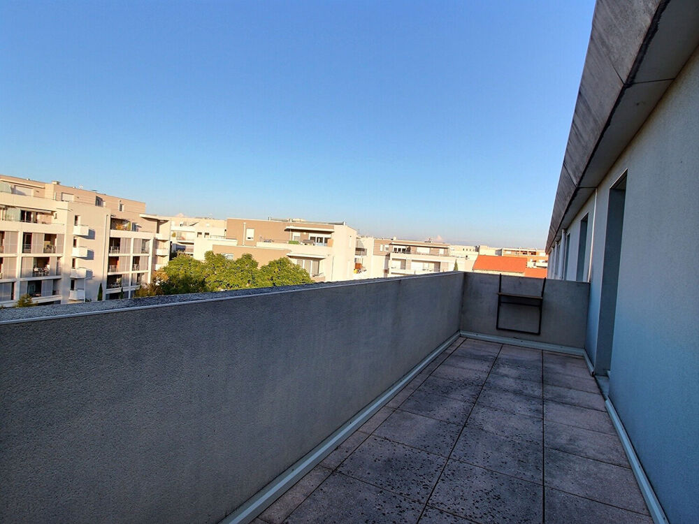 Location Appartement Appartement 1 chambre calme à louer au dernier étage  avec terrasse à Avignon Avignon