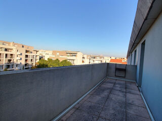 Location Appartement Appartement 1 chambre calme à louer au dernier étage  avec terrasse à Avignon Avignon
