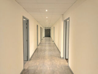   A LOUER LOCAL COMMERCIAL DE 285 M2 - SECTEUR BORDEAUX QUARTIER SAINT SEURIN ET SAINT BRIUNO Bordeaux