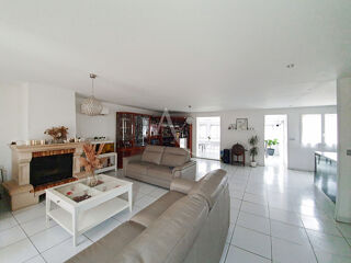  Maison  vendre 10 pices 200 m