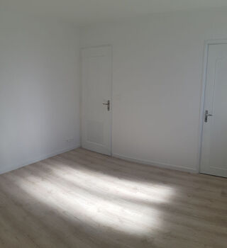 Appartement à louer 3 pièces 75 m²
