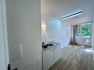  Appartement à louer 4 pièces 79 m²