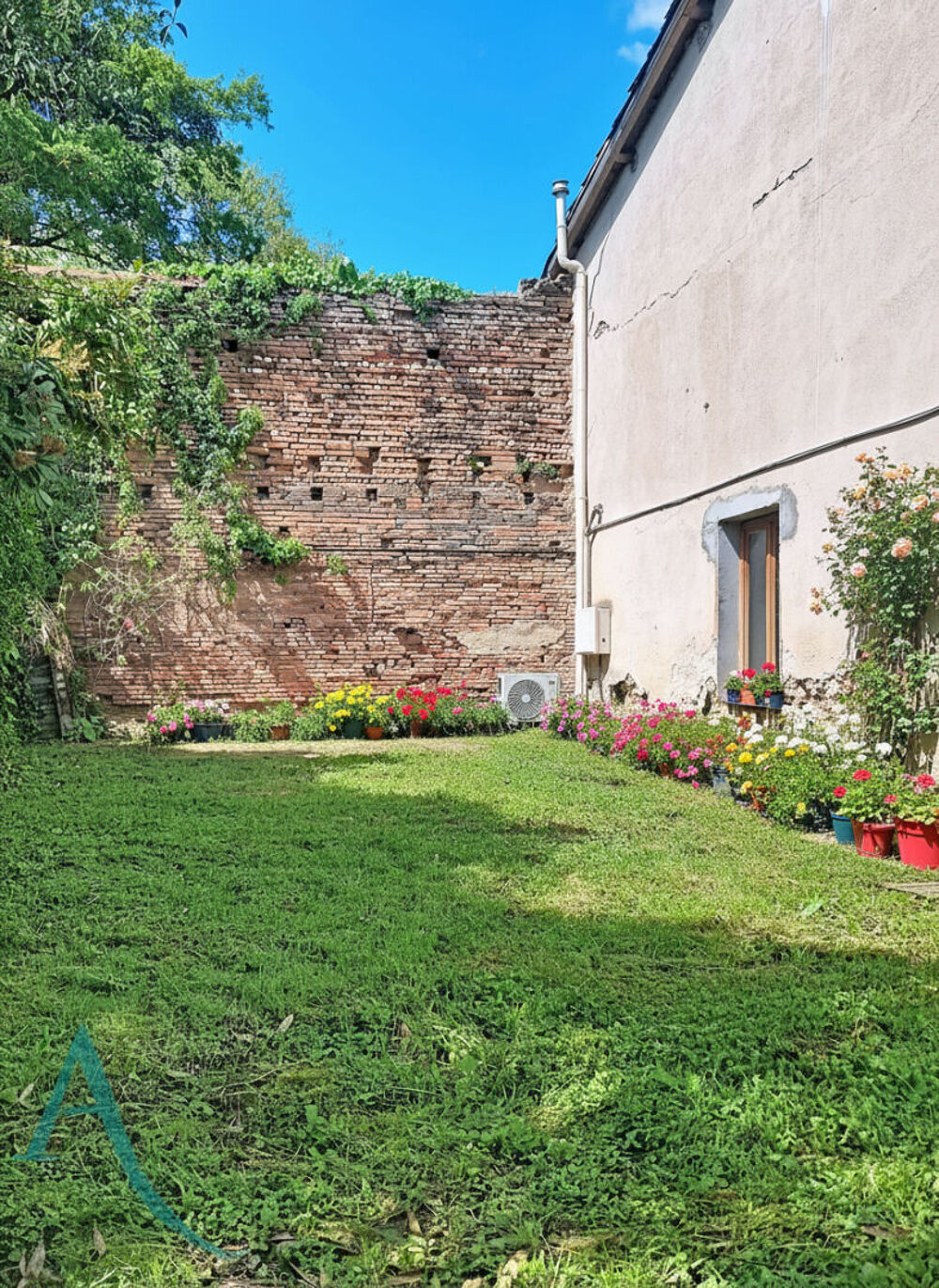 Vente Maison Maison T5 159 m2 avec jardin. Gemil