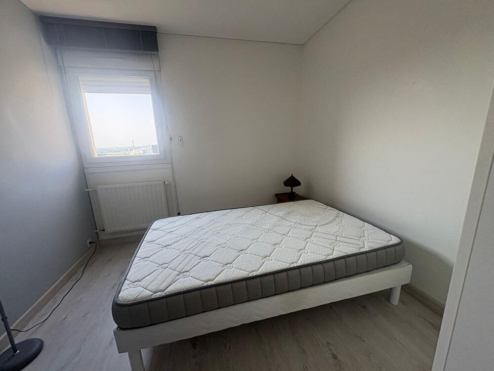 Appartement 4 pièces à vendre à Angers - La Roseraie, 12ème étage avec vue dégagée
