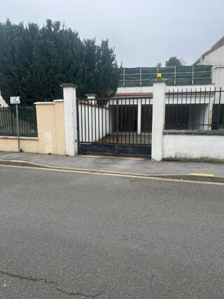  Parking / Garage � louer 10 m�