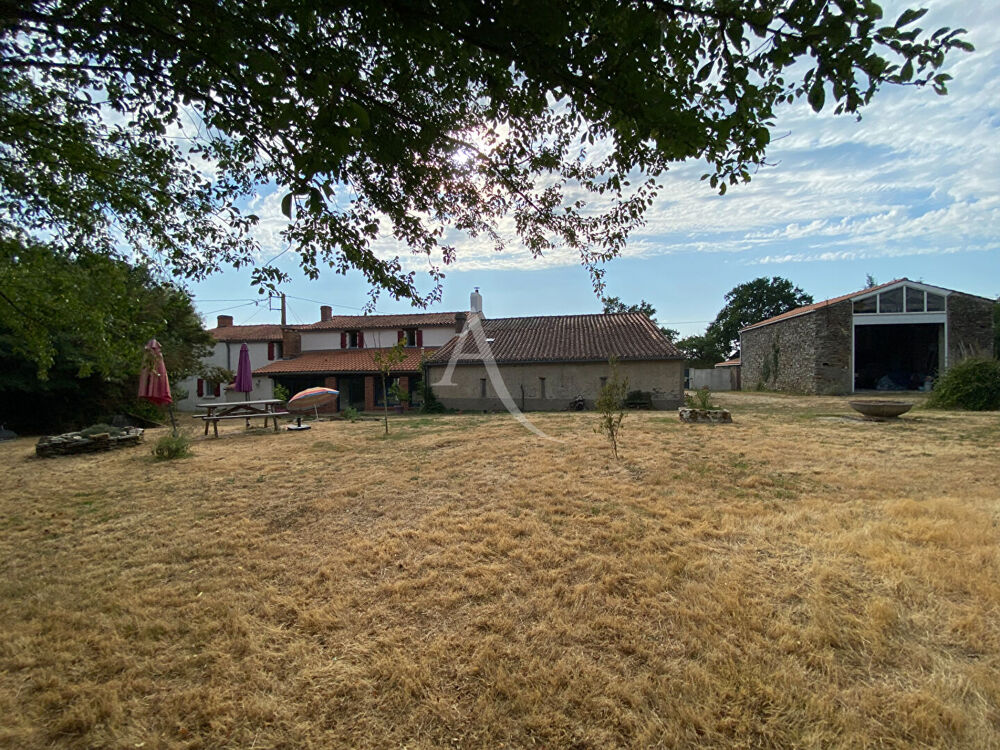 Maison 6 pièces 269 m² · à Saint Etienne de Mer M... · 269 m² · 483 000 €
