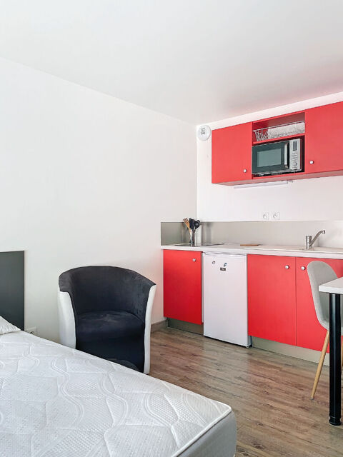   Appartement moderne meublé idéal personne seule  en plein centre ville d'Yssingeaux Appartement - 1 pièce(s) - 18 m²