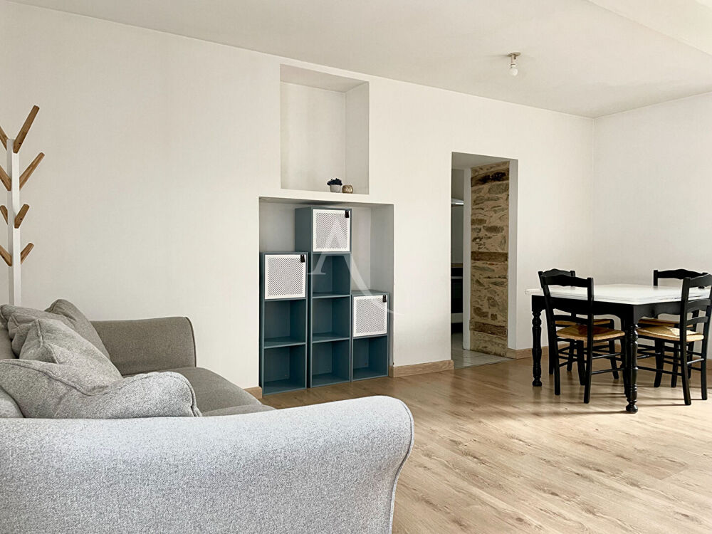 Location Maison A LOUER à CHATELAIN - Belle Petite Maison T2 - 48 m2 Chatelain