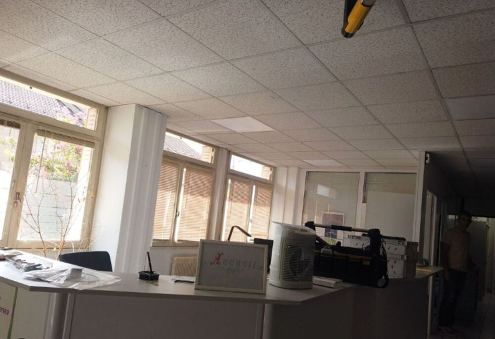   À vendre - locaux Bureaux de 215 m²  avec parking - Albertville Centre Albertville
