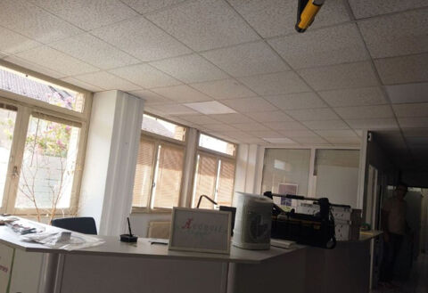   À vendre - locaux Bureaux de 215 m²  avec parking - Albertville Centre 