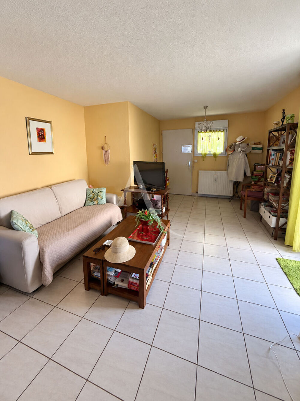 Vente Appartement Vauvert T3 actuellement loué avec terrasse et garage Vauvert