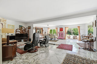 Maison 8 pièces 182 m² · à Saint-Germain-en-Laye · 182 m² · 1 100 000 €