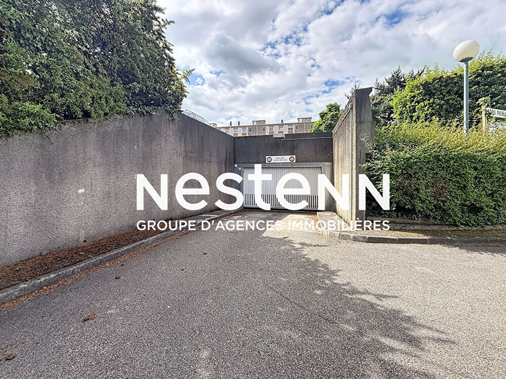Vente Parking/Garage Garage box en sous sol  dans copropriété fermée en face du tramway - 69500 BRON Bron