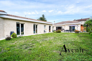  Maison  vendre 7 pices 246 m