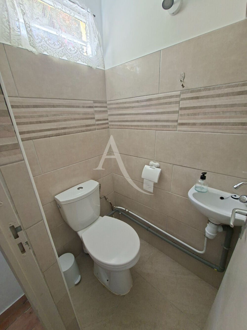 Location - Ducos : Bas de Villa F3 Meublé avec Joli Jardin Privatif