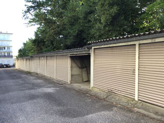  Parking / Garage � louer 