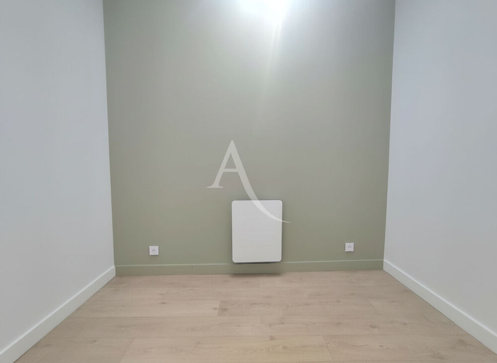 Vente Appartement Appartement entièrement rénové 3 pièce(s) à 200 m de la pendule du remblai des Sables d'Olonne Les sables d olonne
