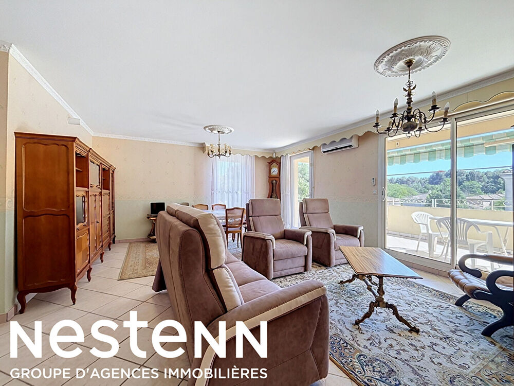 T5 de 118 m² , Dernier étage , Piscine, 2 garages, À 10 min du centre de Salon-de-Provence.